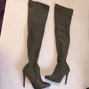 Olive Green Thigh High JustFab 5 Inch Boots Size 9